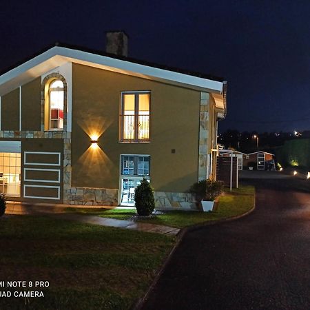 Apartamentos Puerta De Gijón Eksteriør bilde