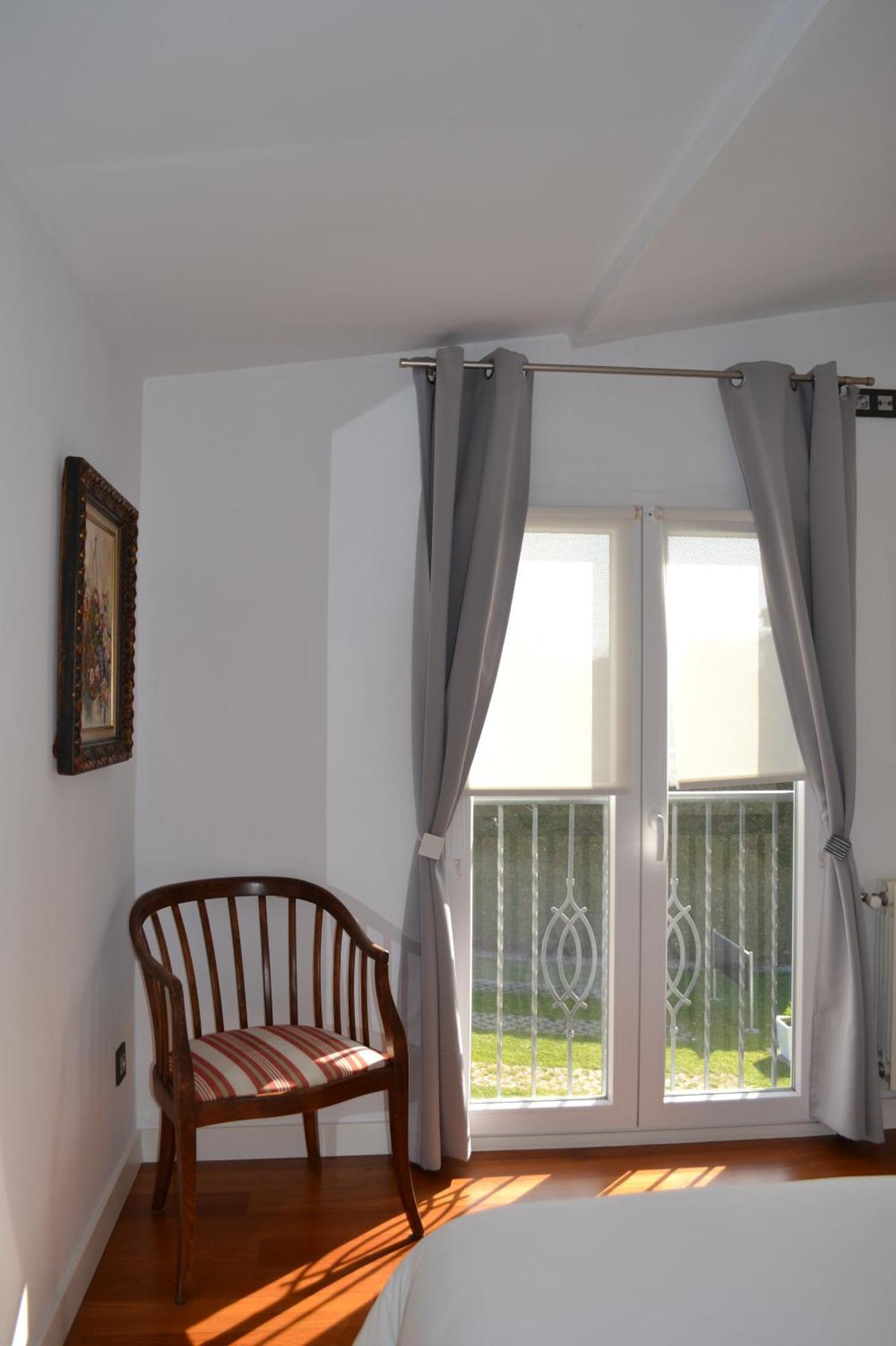 Apartamentos Puerta De Gijón Eksteriør bilde