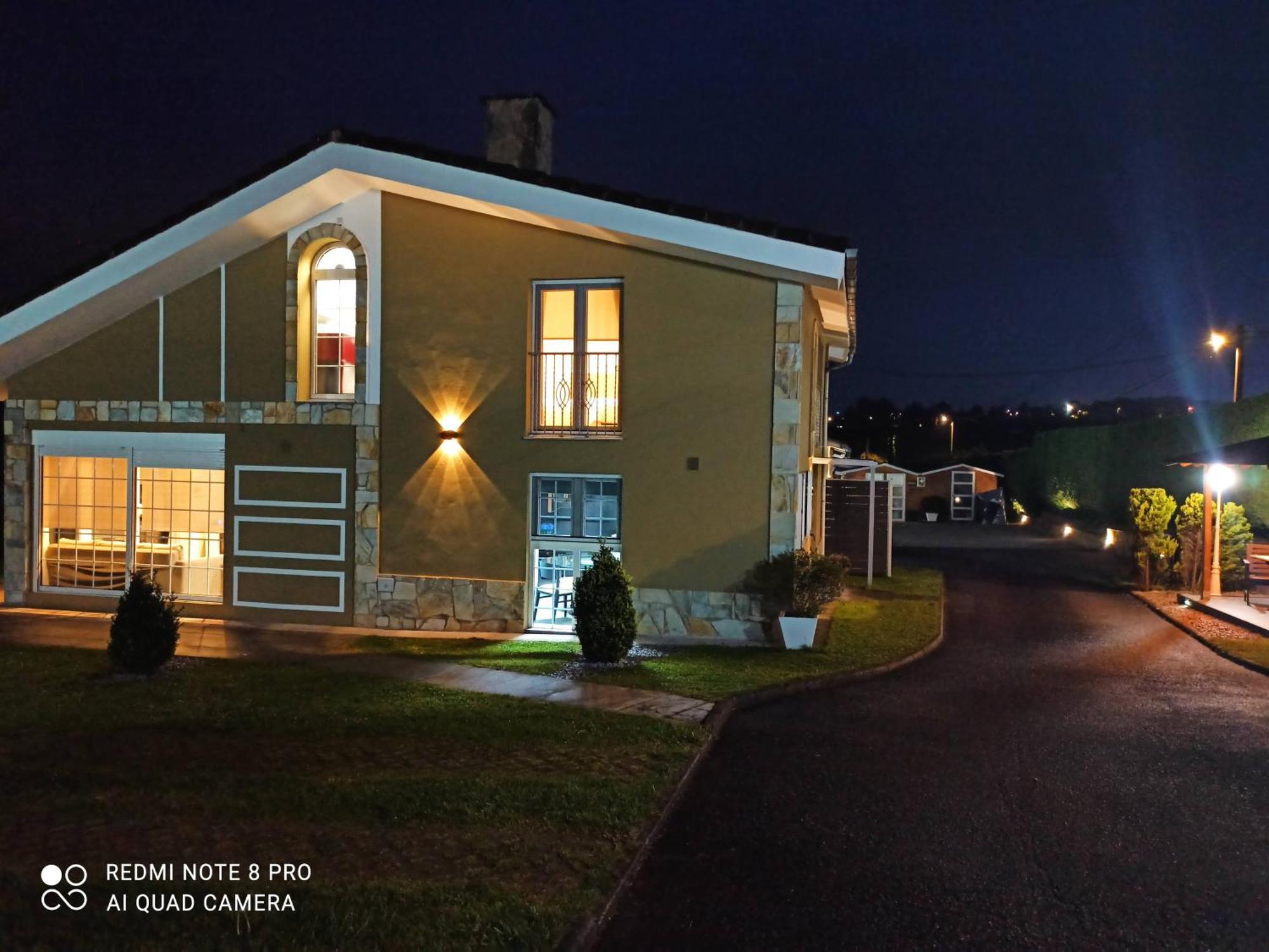 Apartamentos Puerta De Gijón Eksteriør bilde