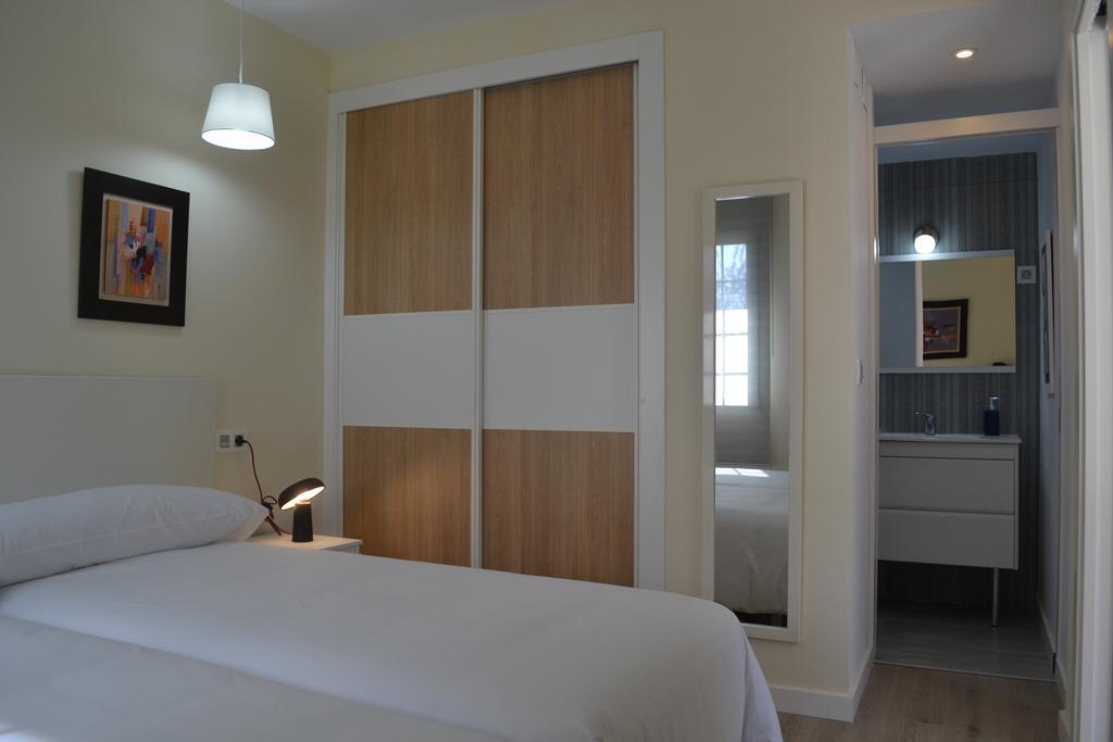 Apartamentos Puerta De Gijón Eksteriør bilde
